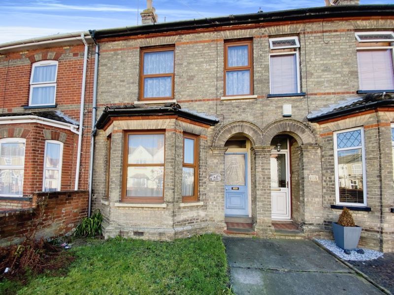 3 bed terraced house for sale in Carlton Road, South Lowestoft, Suffolk