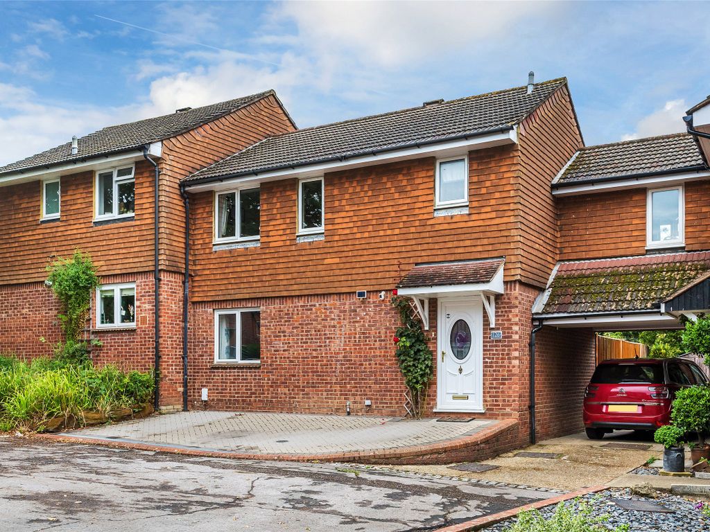 3 bed terraced house for sale in The Greenway, Hurst Green, Oxted