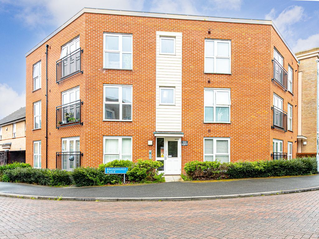 2 bed flat for sale in Broadhurst Place, Basildon SS14, £250,000 Zoopla