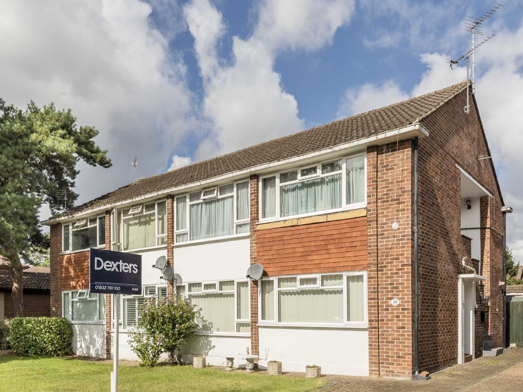 2 bed for sale in Elizabeth Gardens, SunburyOnThames TW16