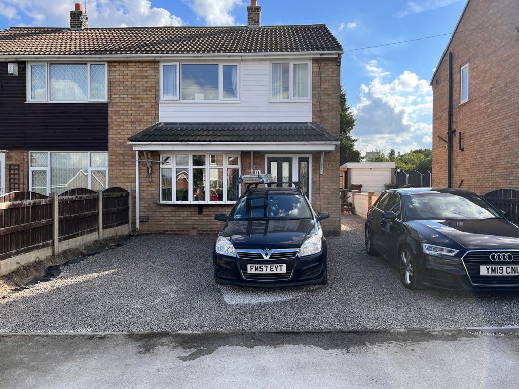 3 bed semidetached house for sale in Beacon View, South Kirkby