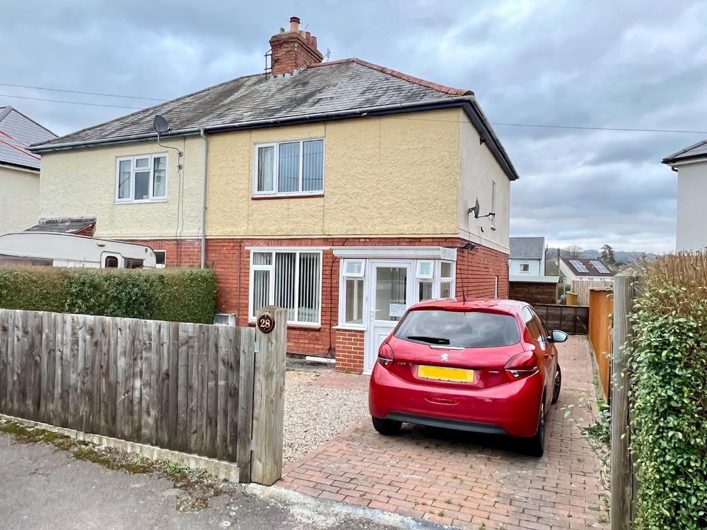 3 bed semidetached house for sale in Moseley Crescent, Cashes Green