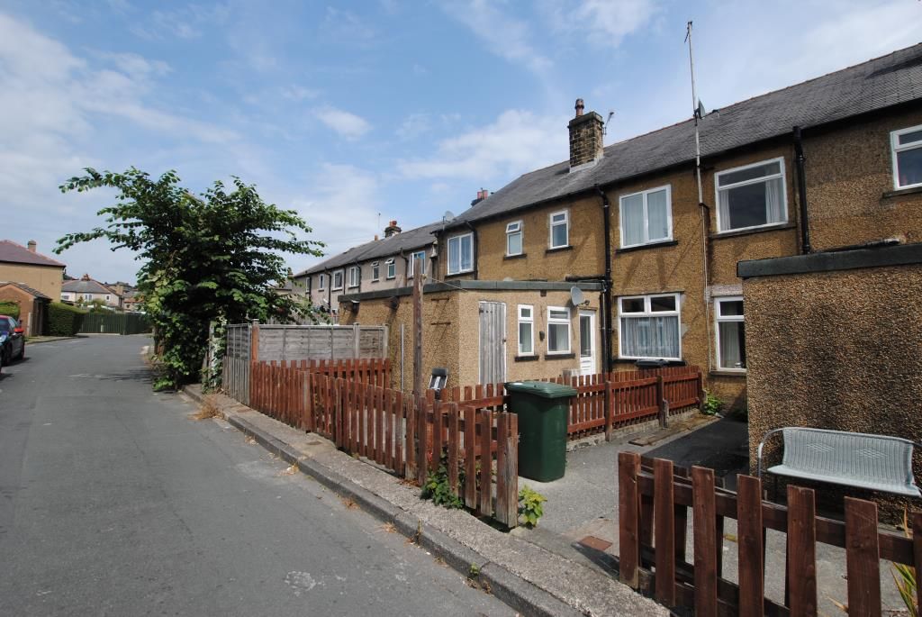 3 bed terraced house to rent in Broomhill Avenue, Exley Head, Keighley, West Yorkshire BD21 Zoopla