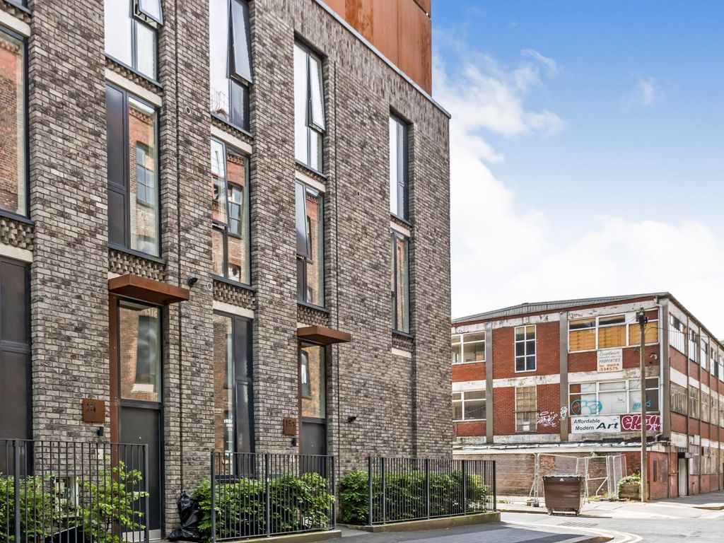 2 bed terraced house to rent in Ellesmere Street, Manchester, Greater