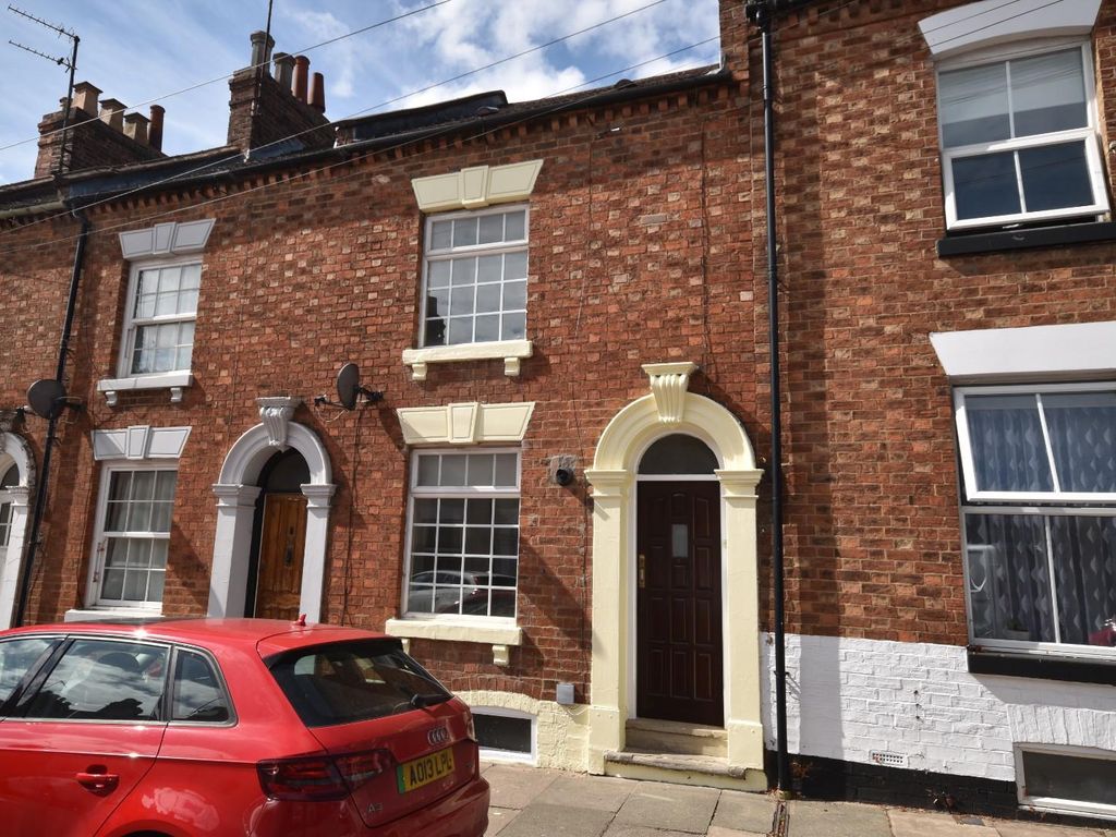 2 bed terraced house to rent in Alexandra Road, Northampton NN1 Zoopla