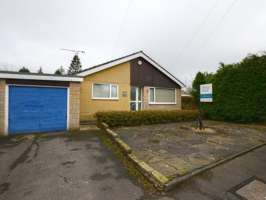 2 bed bungalow for sale in Chatsworth Close, Barrowford, Nelson BB9