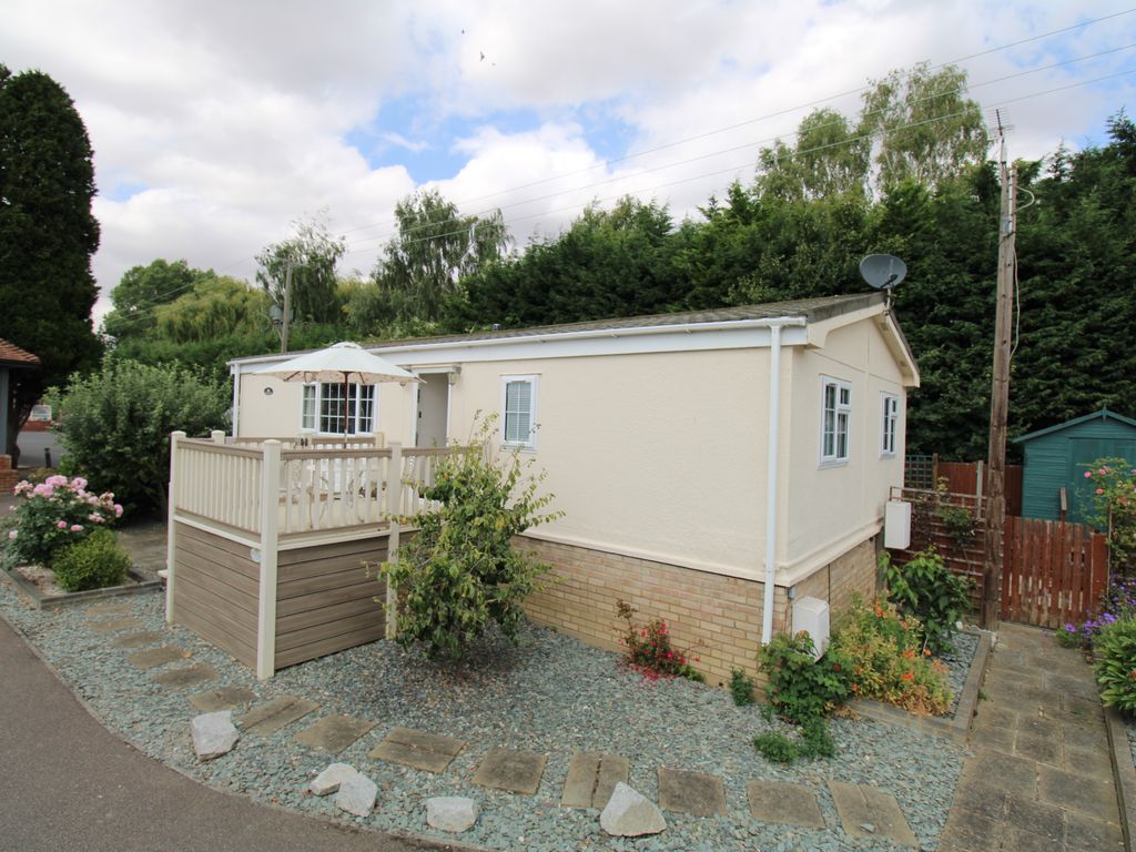 2 bed mobile/park home for sale in Riverside Carters Boat Yard, Mill
