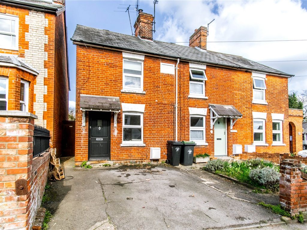 2 bed end terrace house to rent in Bentfield Causeway, Stansted CM24, £