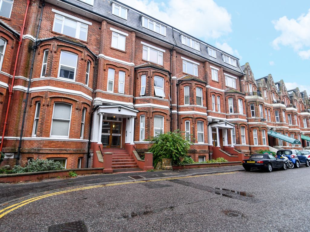 Studio to rent in Durley Gardens, Bournemouth BH2, £675 pcm Zoopla