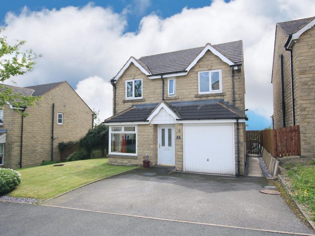 4 bed detached house for sale in Highcliffe Court, Shelf, Halifax HX3