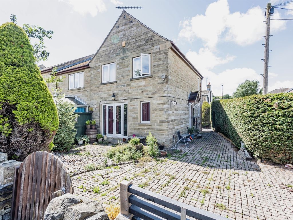 3 bed end terrace house for sale in Cottingley Road, Allerton, Bradford