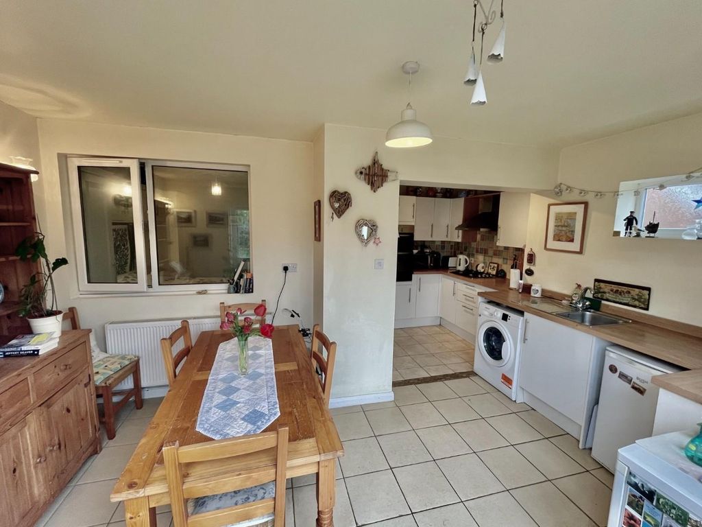 2 bed semidetached bungalow for sale in Knights Lane, Kingsthorpe