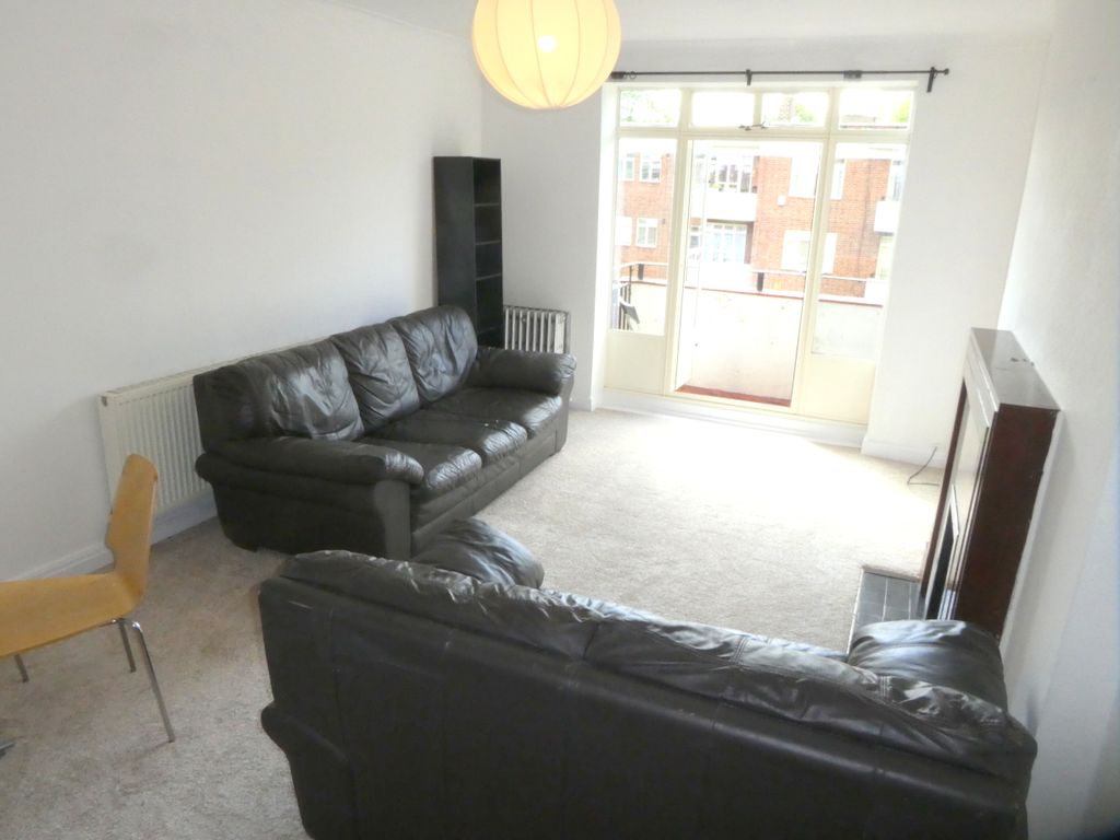 2 bed flat to rent in Wilmslow Road, Fallowfield, Manchester M14 Zoopla