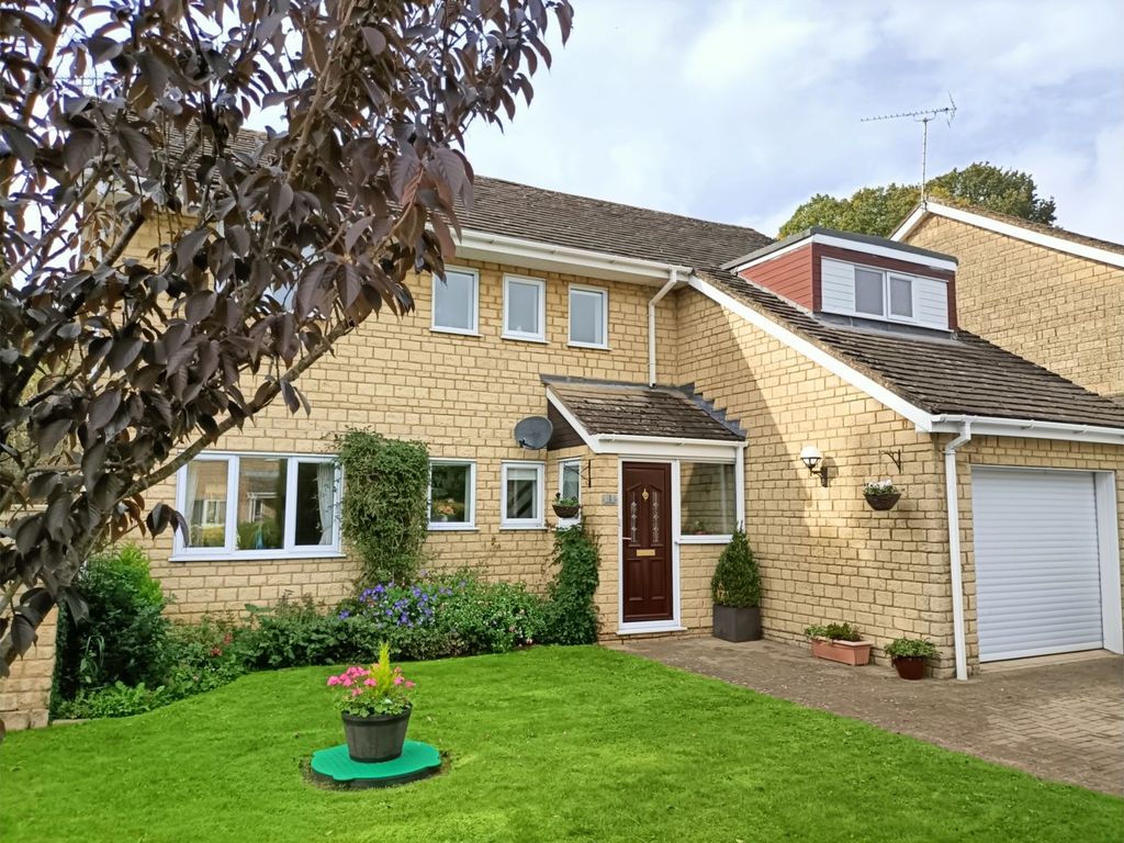 4 bed detached house for sale in Bell Piece Sutton Benger, Chippenham SN15, £575,000 Zoopla