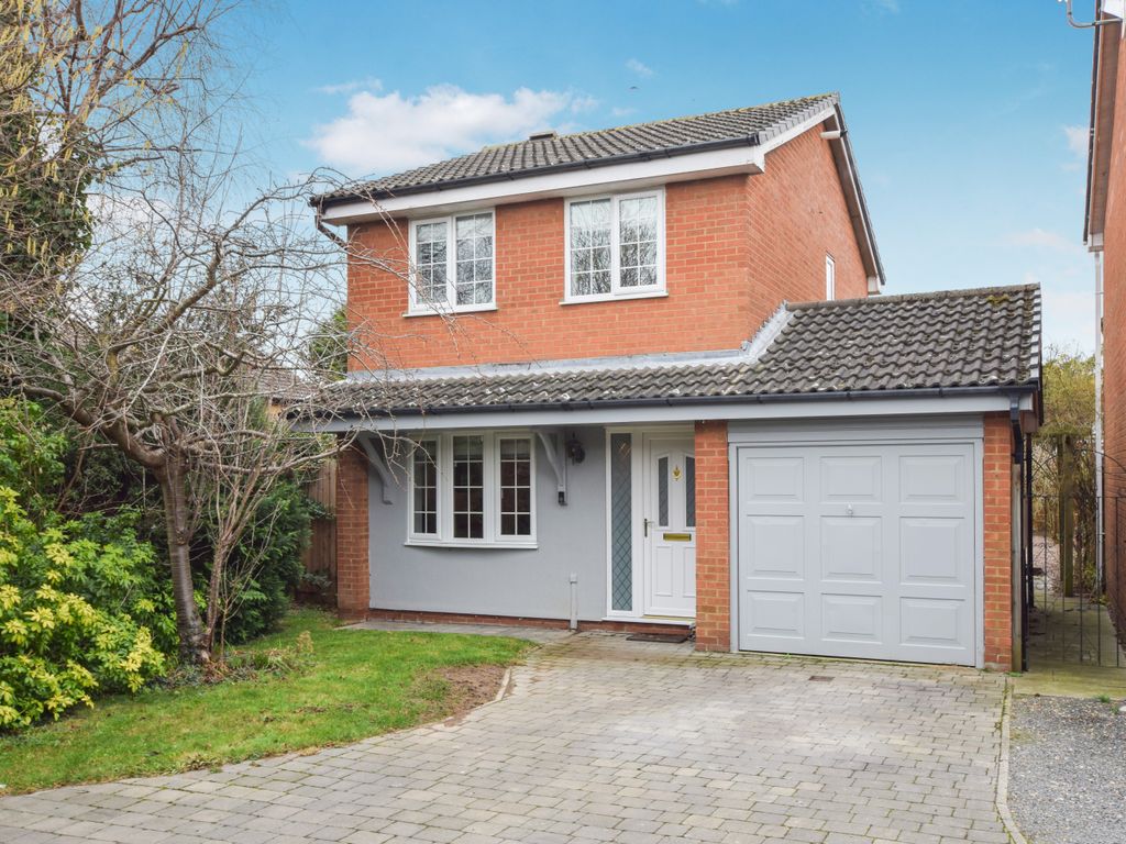 3 bed detached house for sale in Grasmere, Huntingdon PE29, £315,000