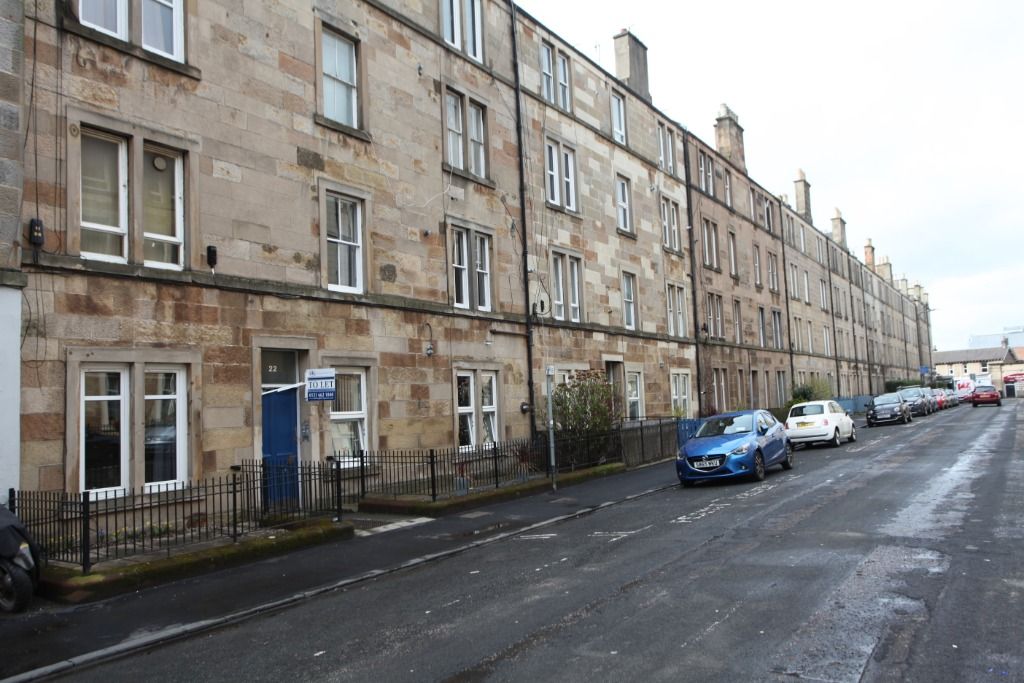 1 bed flat to rent in Caledonian Place, Haymarket, Edinburgh EH11, £925