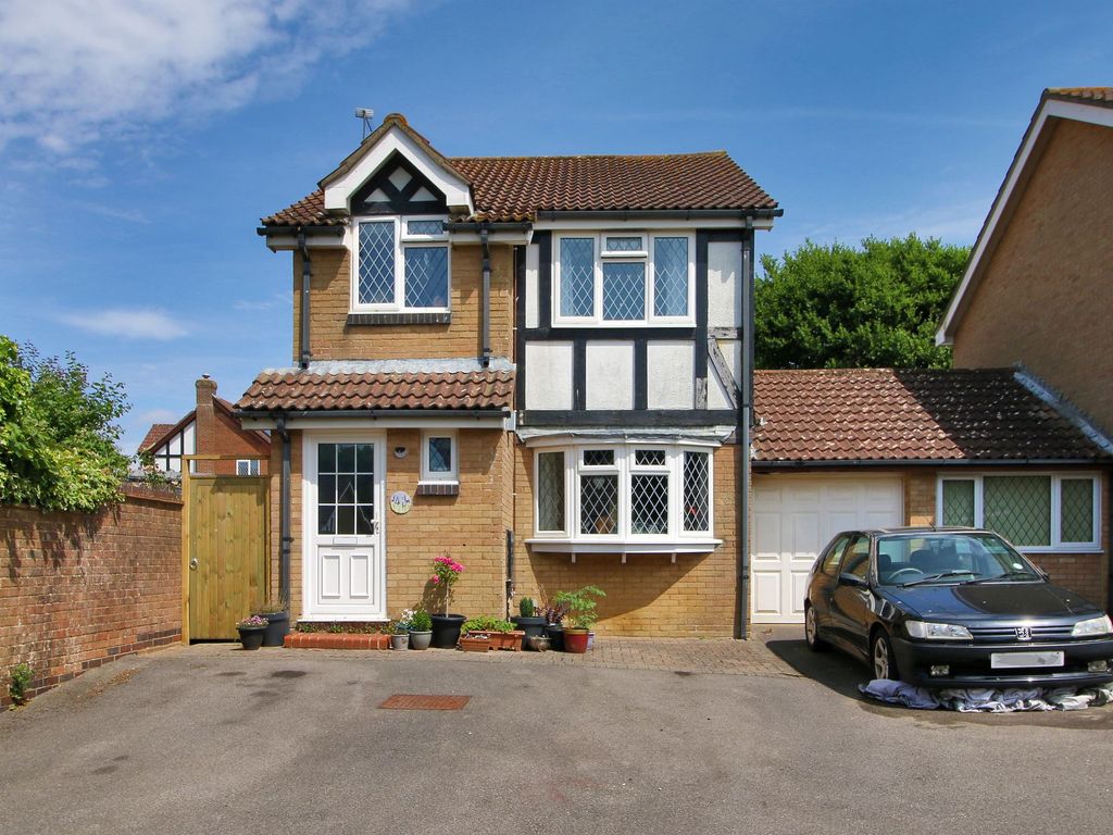 3 bed link detached house for sale in Rise, Uckfield TN22, £