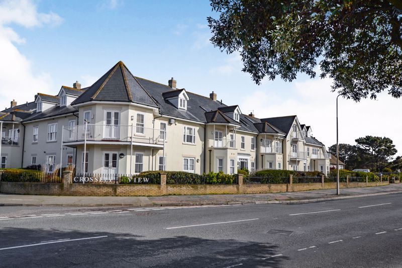 2 bed flat for sale in Marine Parade East, ClactonOnSea CO15 Zoopla
