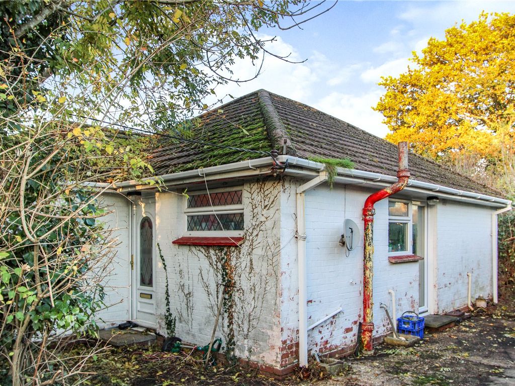 2 bed bungalow for sale in Renda Road, Holbury, Southampton, Hampshire
