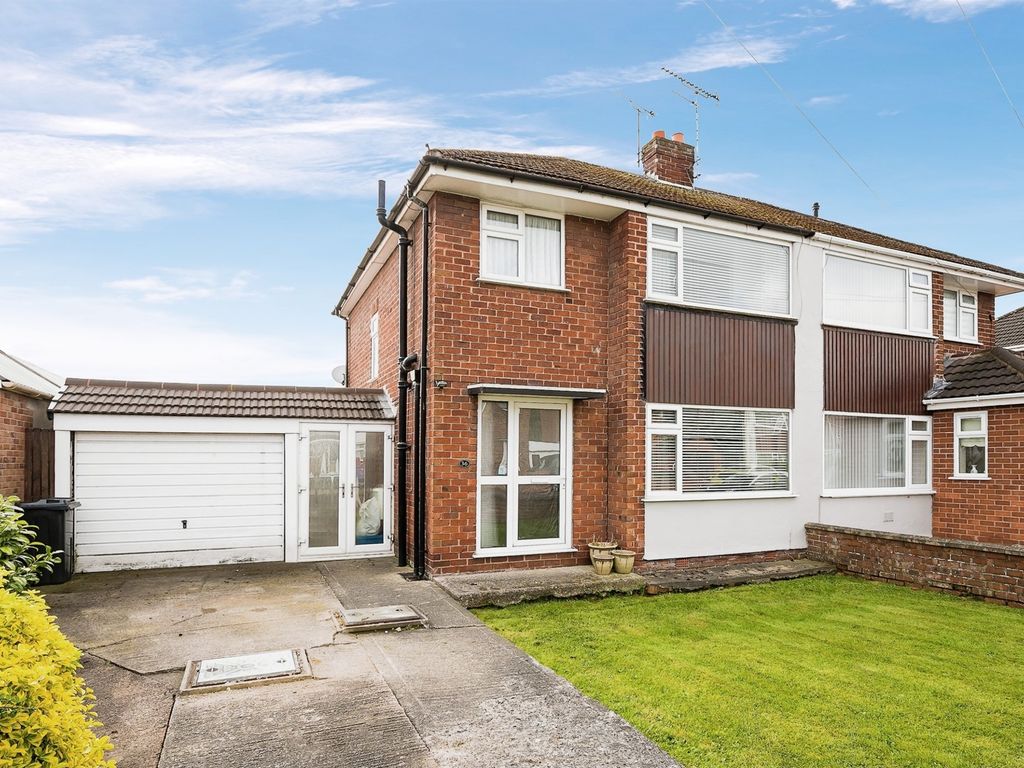 3 bed semidetached house for sale in Hamilton Avenue, Sandycroft