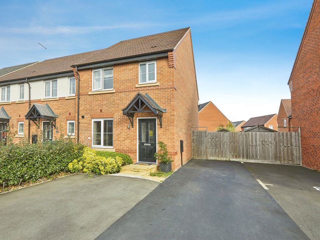 3 bed semidetached house for sale in Oakham Road, Littleover, Derby