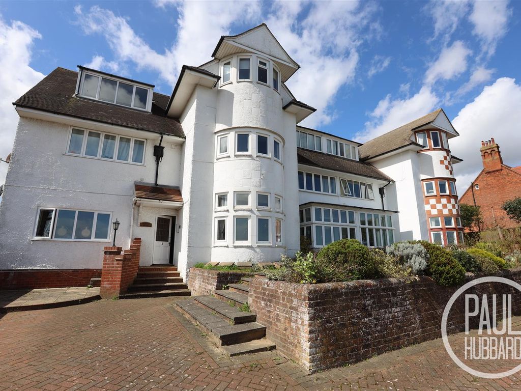 3 bed flat for sale in Gunton Cliff, Gunton NR32, £220,000 Zoopla