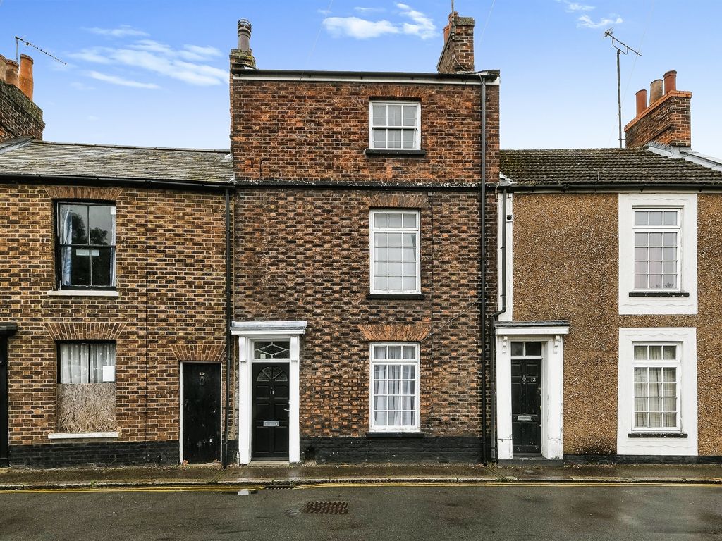 4 bed terraced house for sale in Albert Street, King's Lynn PE30, £