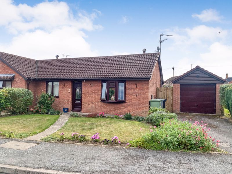 2 bed semidetached bungalow for sale in Heathcote Road, Bourne PE10, £