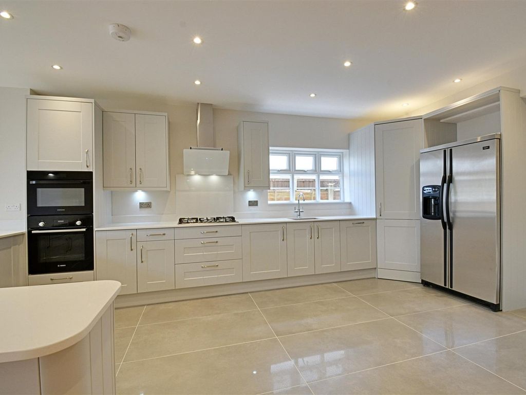 5 bed semidetached house for sale in Ware Road, Hertford SG13 Zoopla