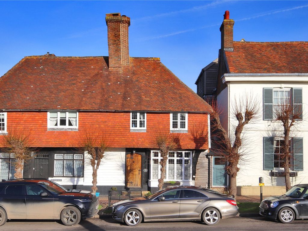 3 bed end terrace house for sale in High Street, Burwash, East Sussex