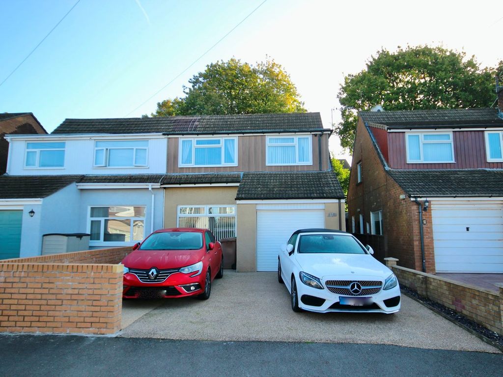 3 bed semidetached house for sale in Elgar Close, Fairview, Blackwood