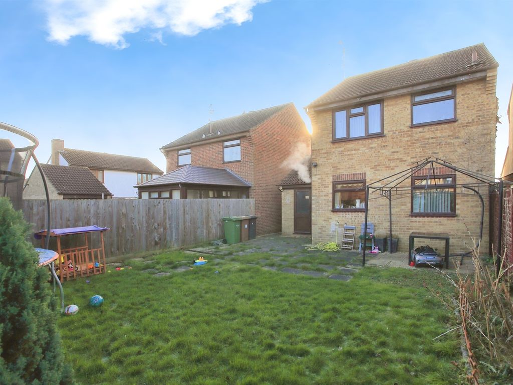 3 bed detached house for sale in Augusta Close, Peterborough PE1, £