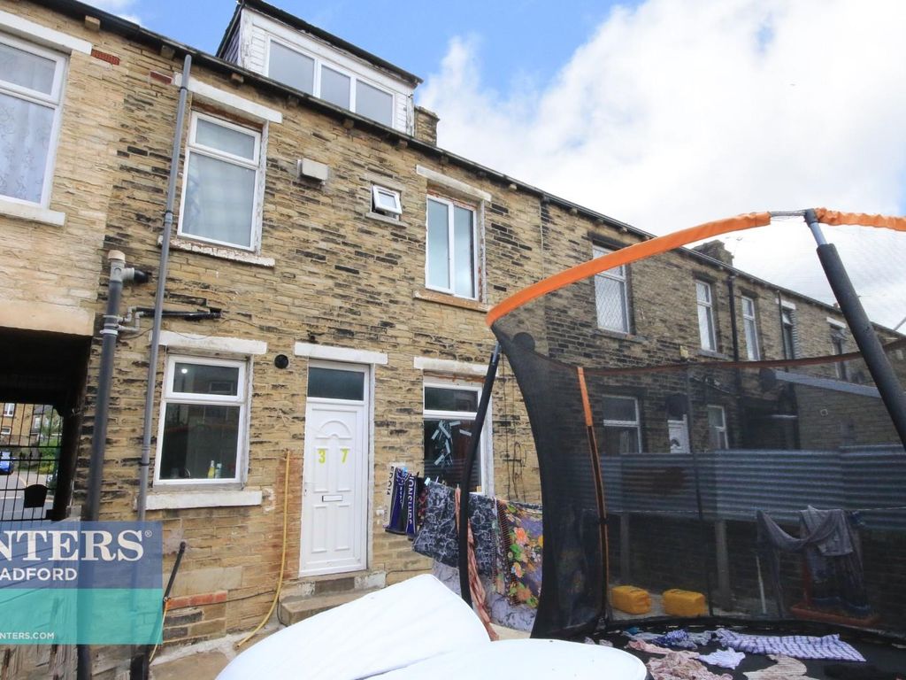 3 bed terraced house for sale in Northampton Street, Bradford BD3, £