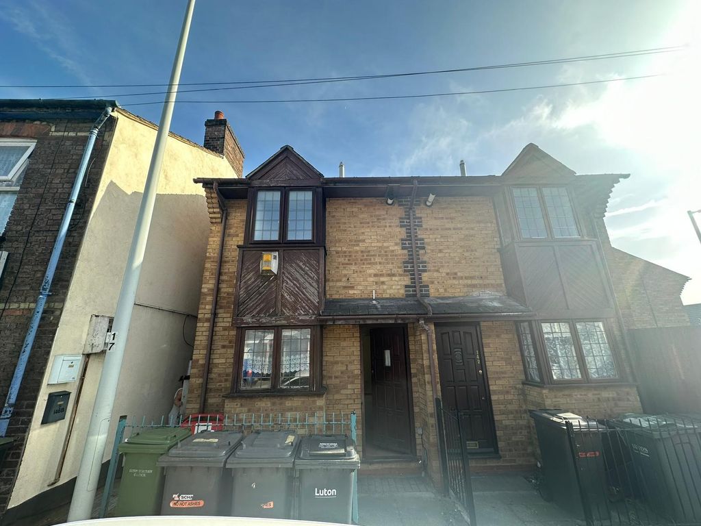 1 bed end terrace house to rent in High Town Road, Luton LU2, £850 pcm