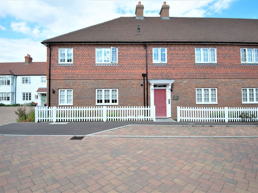 2 bed flat for sale in Three Fields Road, Tenterden, Ashford TN30 Zoopla