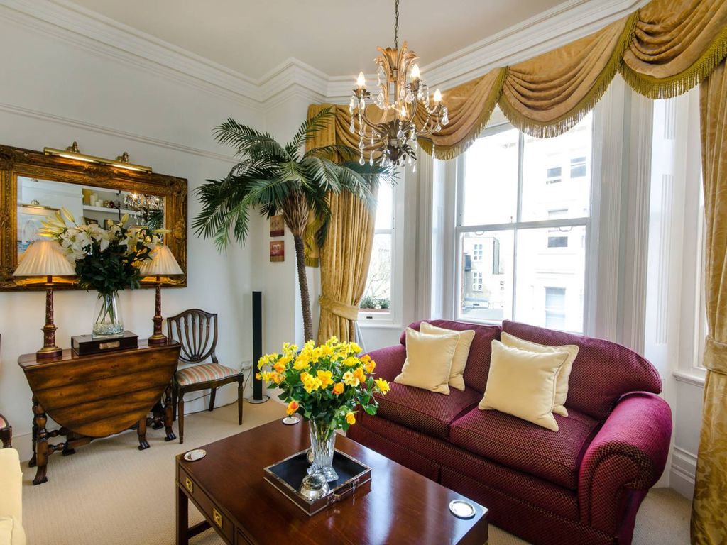 2 bed flat for sale in Earls Court Square, Earls Court, London SW5, £