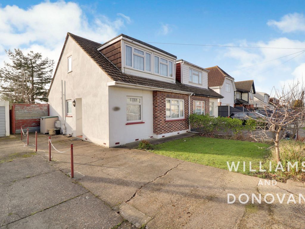 3 bed chalet for sale in Kimberley Road, Benfleet SS7, £370,000 Zoopla