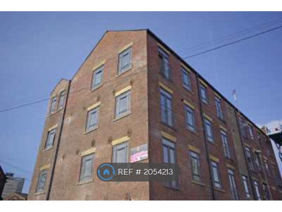 2 bed flat to rent in Rochdale, Rochdale OL16, £750 pcm Zoopla