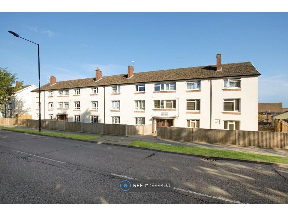 3 bed flat to rent in Priory Road, Slough SL1, £1,300 pcm - Zoopla