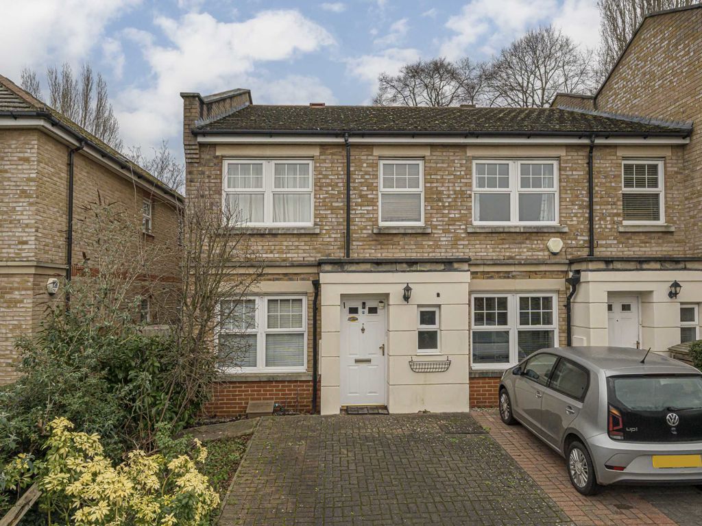 3 bed property for sale in Sandringham Mews, Hampton TW12, £699,950