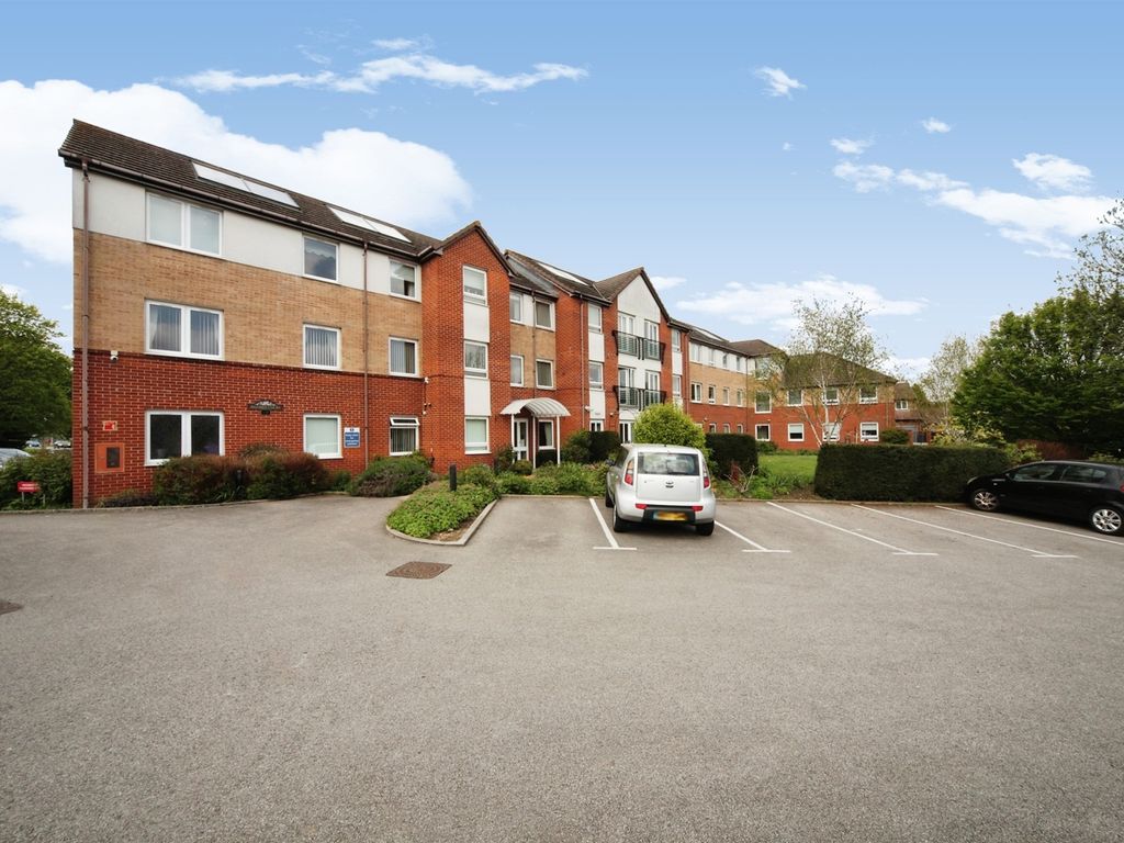 1 bed property for sale in Lucas Gardens, Luton LU3, £172,000 Zoopla