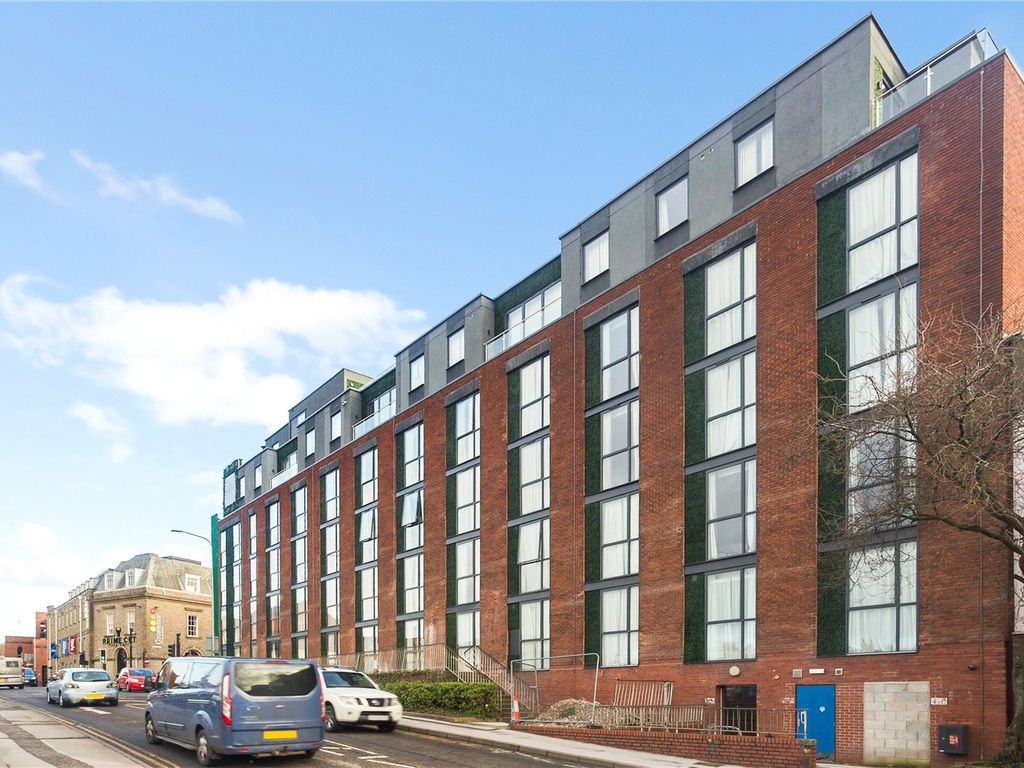 2 bed flat to rent in Lusso, Craven House, Churchill Way, Macclesfield