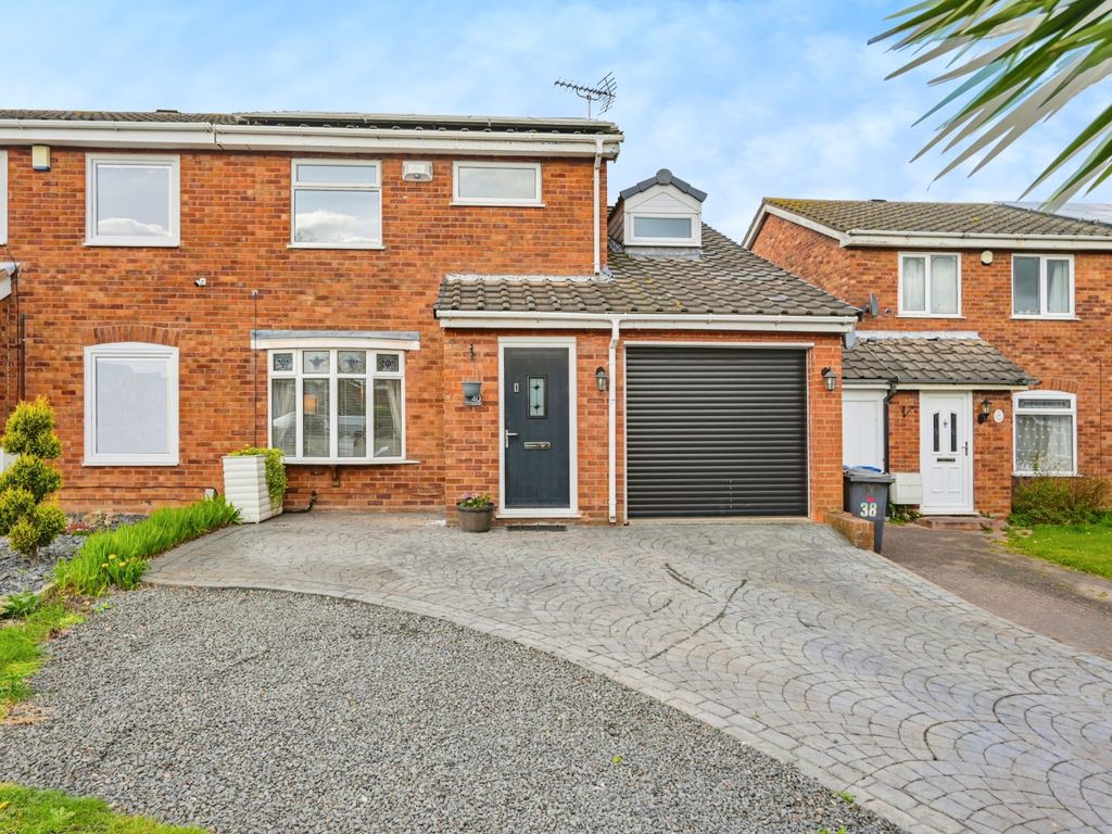 4 bed semidetached house for sale in Sycamore, Wilnecote, Tamworth