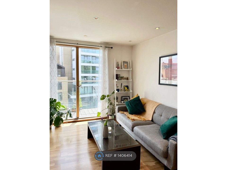 Room to rent in Harley House, London E14 Zoopla