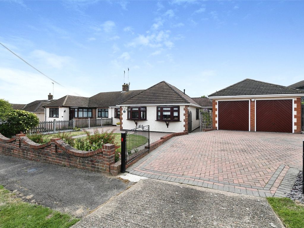 3 bed bungalow for sale in Louis Drive East, Rayleigh, Essex SS6 Zoopla