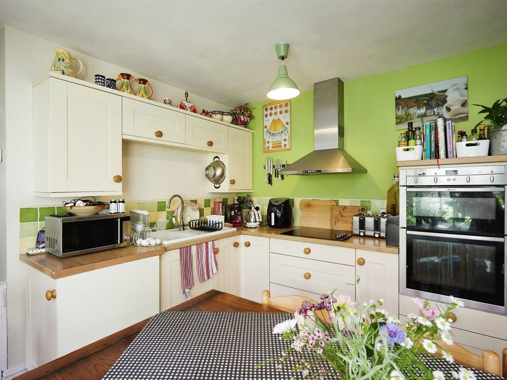 2 bed property for sale in Bell Street, Shaftesbury SP7, £280,000 Zoopla