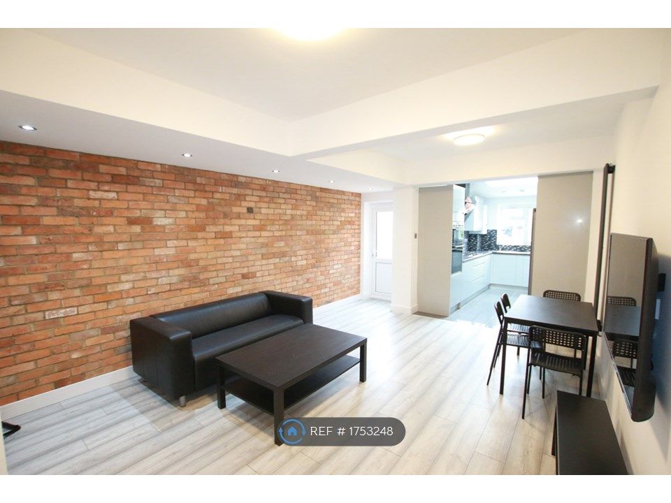 6 bed terraced house to rent in Norris Road, Reading RG6 Zoopla