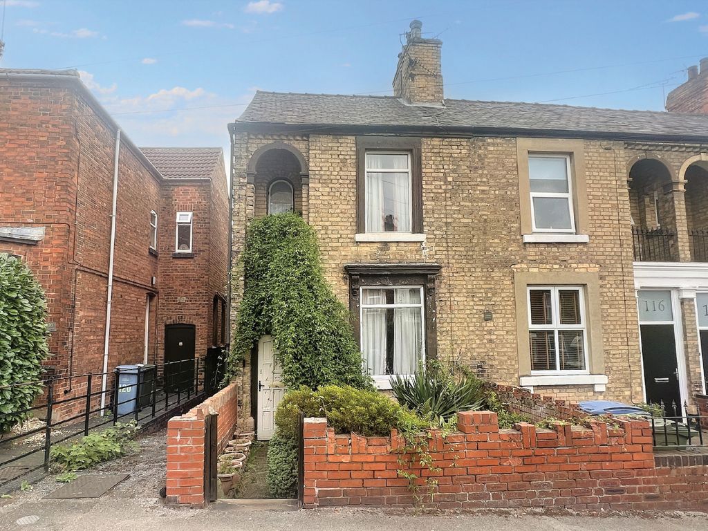 3 bed end terrace house for sale in Albert Road, Retford DN22, £40,000