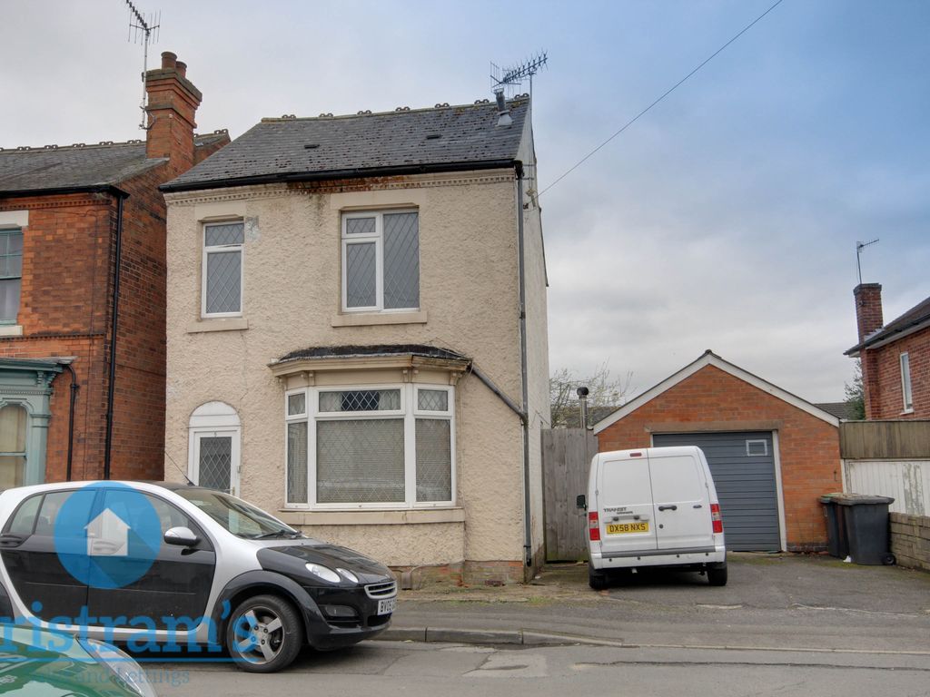 3 bed detached house for sale in Albert Avenue, Stapleford, Nottingham