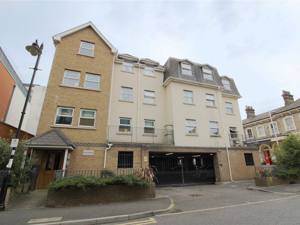 2 bed flat to rent in Fox Court, Fox Lane North, Chertsey, Surrey KT16 Zoopla